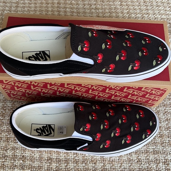 Vans Classic Slip On Cherries Black men’s - Picture 3 of 16